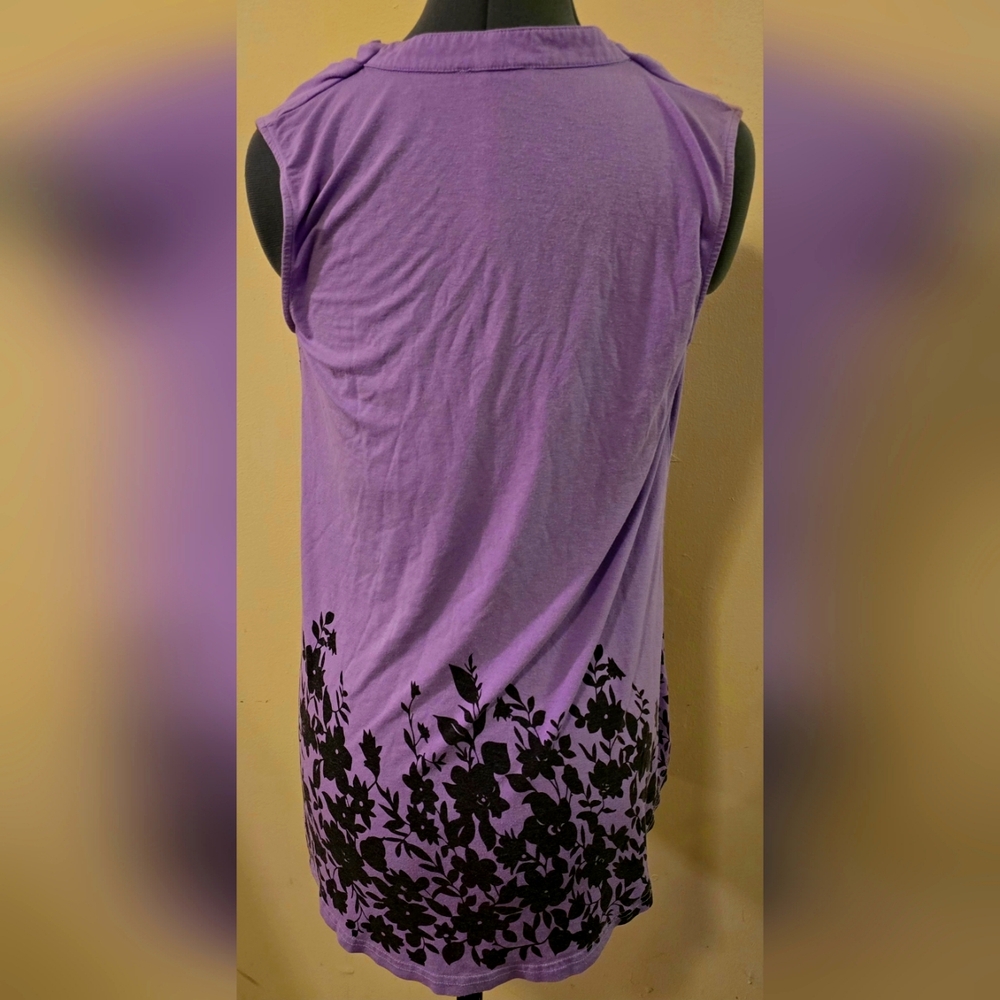 Sleeveless Purple Top with Black Floral Design - Picture 3 of 3